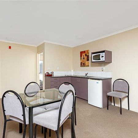 Bk'S Chardonnay Motor Lodge Masterton Extérieur photo