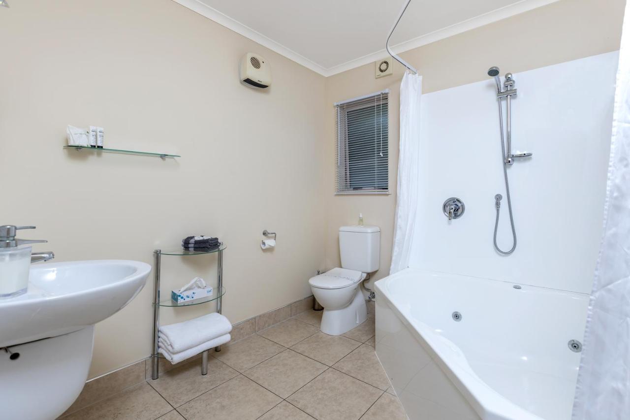 Bk'S Chardonnay Motor Lodge Masterton Extérieur photo