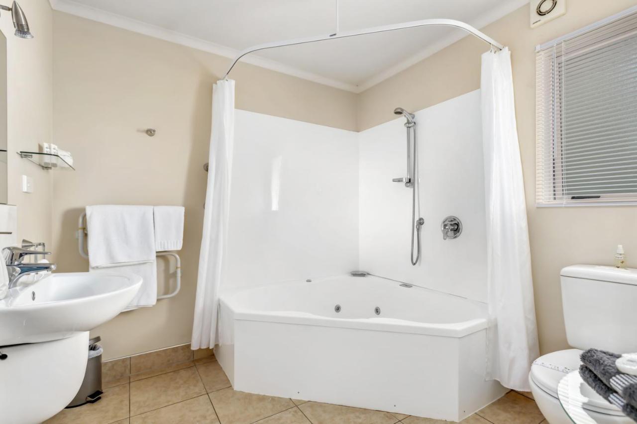 Bk'S Chardonnay Motor Lodge Masterton Extérieur photo
