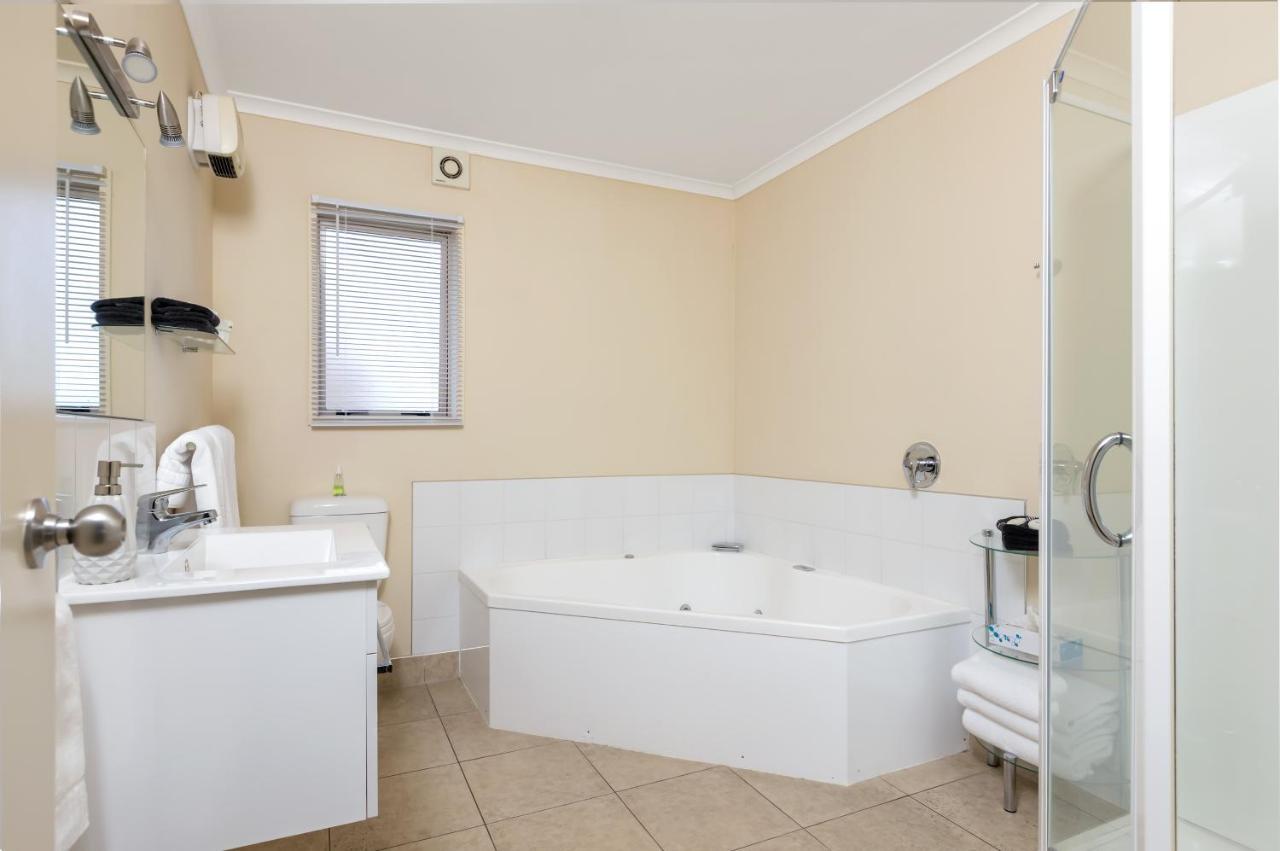 Bk'S Chardonnay Motor Lodge Masterton Extérieur photo