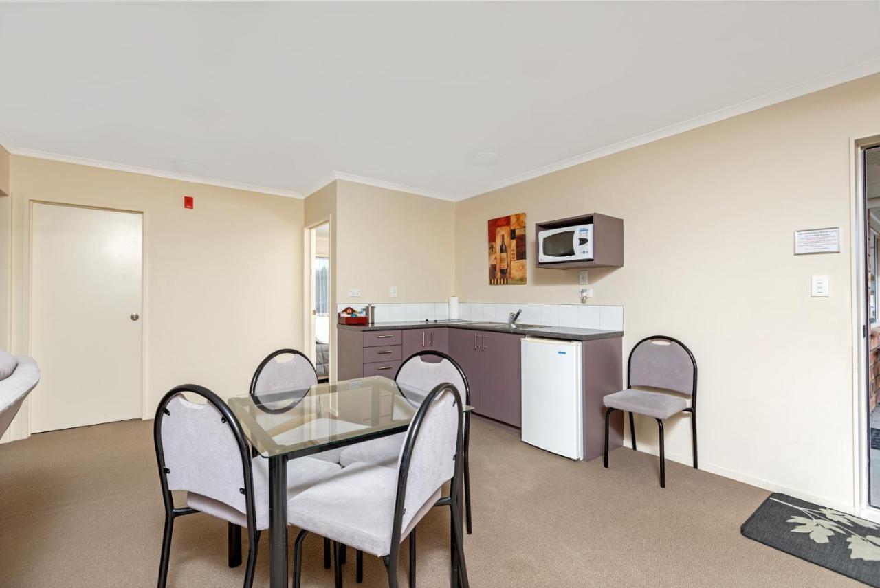 Bk'S Chardonnay Motor Lodge Masterton Extérieur photo